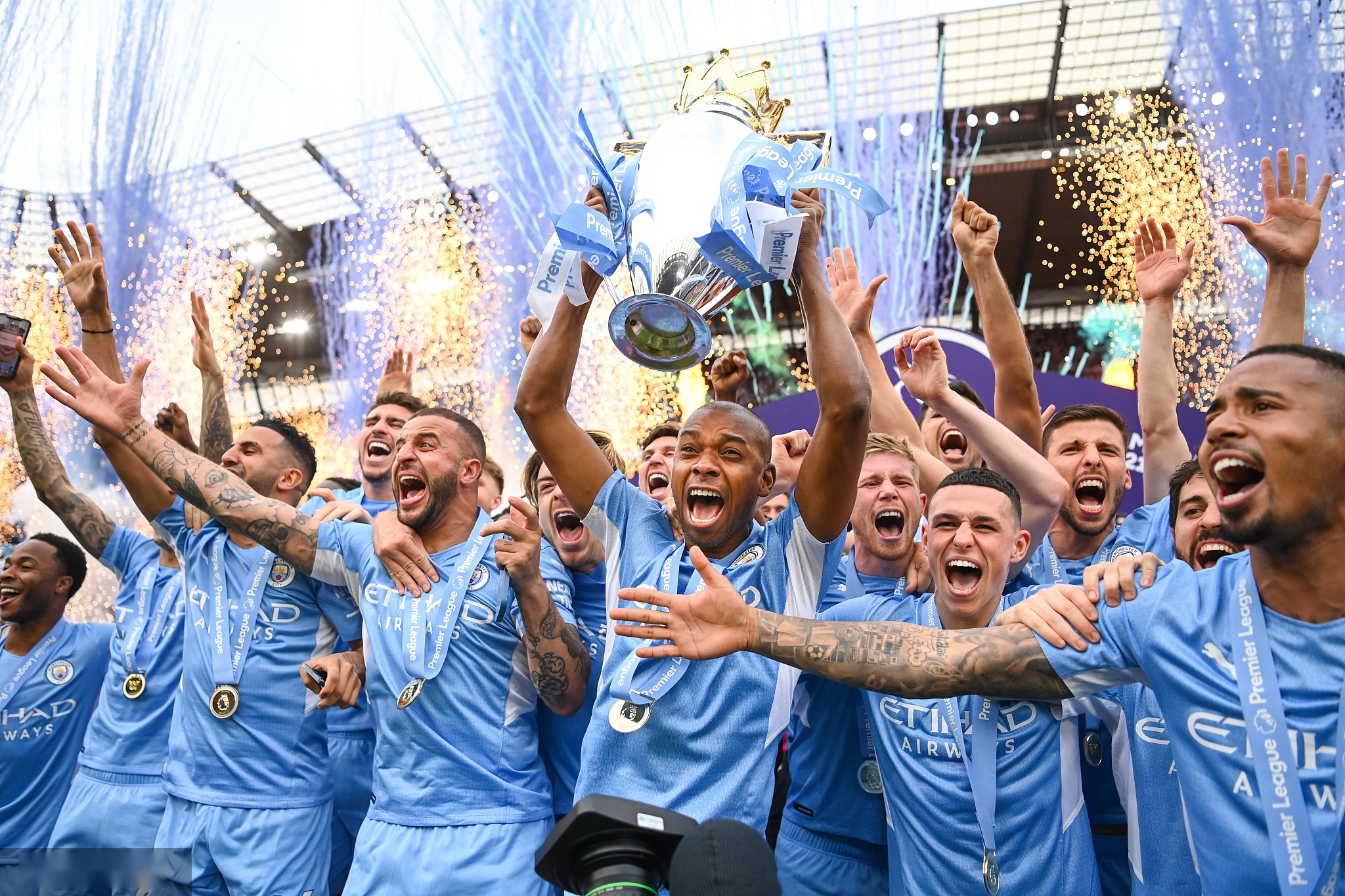 足球市场的 足球市场的