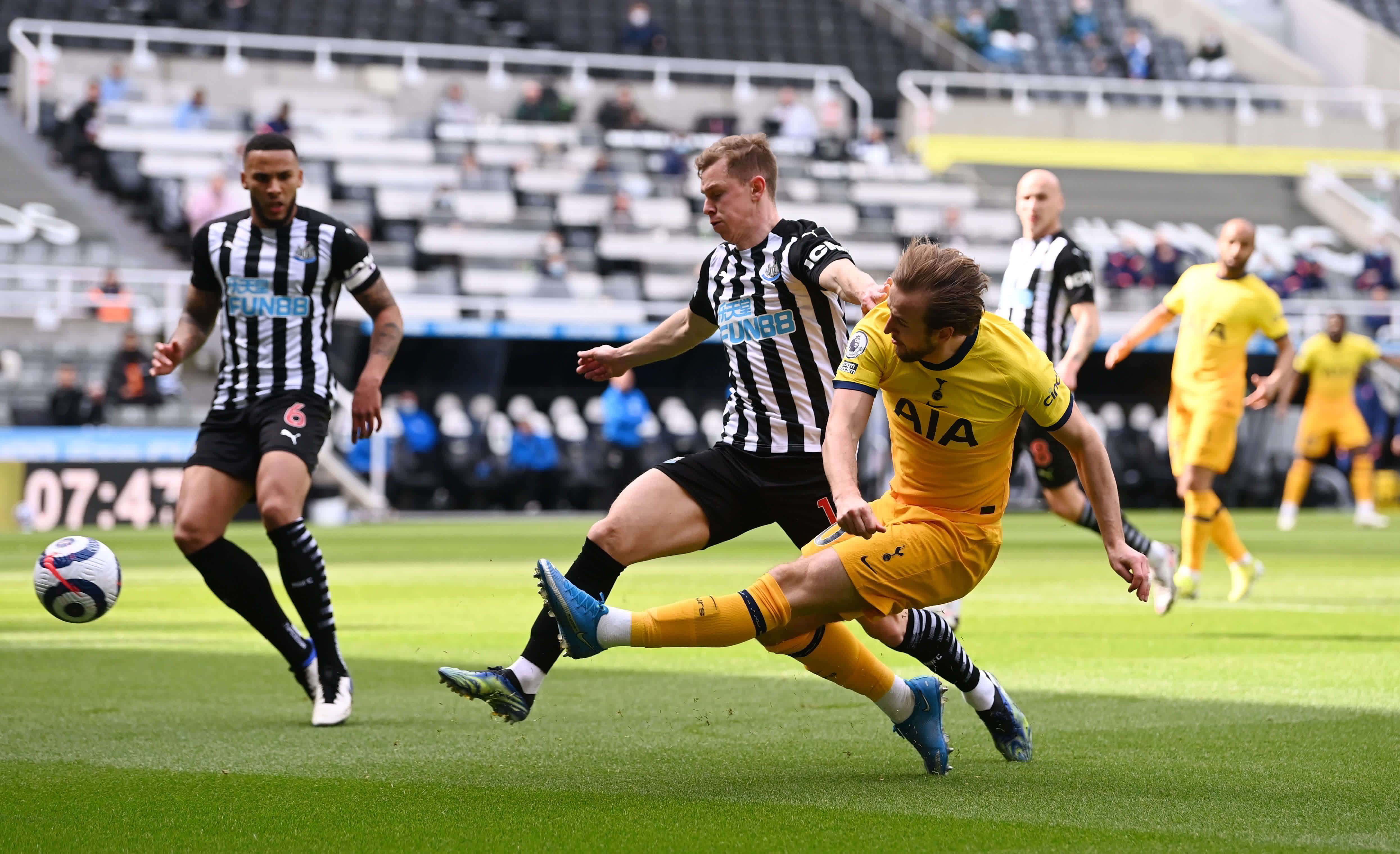 特别是他的 特别是他的